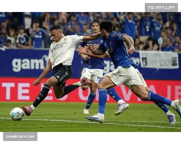 西甲赛场教练临场指挥对比 神换人与战术失误决定比赛走向